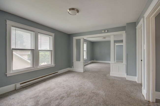 813 Woods Ave in Joliet, IL - Building Photo - Building Photo