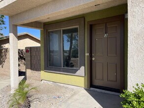2805 Colibri Courte in Bullhead City, AZ - Foto de edificio - Building Photo