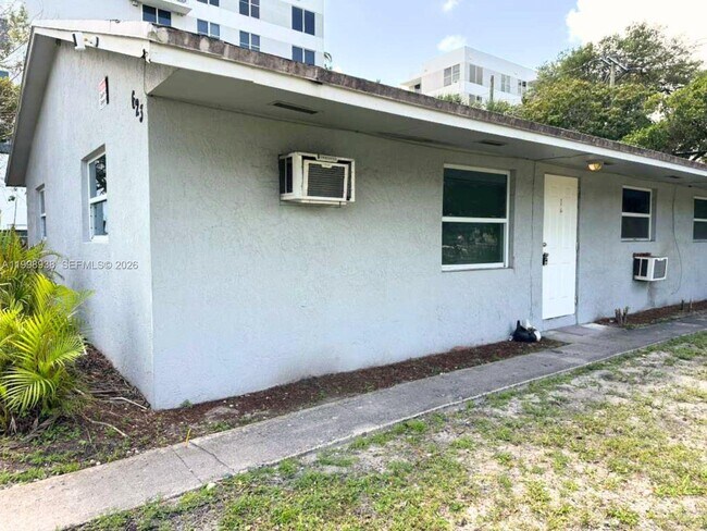 623 NW 3rd Ave in Fort Lauderdale, FL - Building Photo - Building Photo