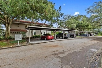 300 S Florida Ave in Tarpon Springs, FL - Foto de edificio - Building Photo