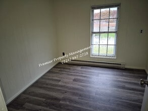 3712 51st St in New Brighton, PA - Building Photo - Building Photo