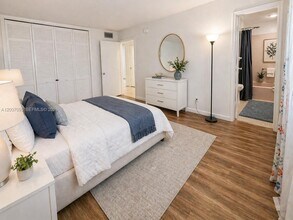 1747 Rodman St in Hollywood, FL - Foto de edificio - Building Photo