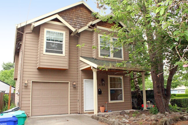 property at 7123 SE Brooklyn St