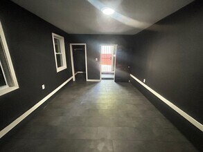 697 N Holmes St in Memphis, TN - Building Photo - Building Photo