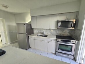 71 NW 76th St in Miami, FL - Building Photo - Building Photo