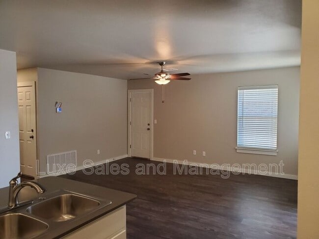 755 SW 13th St in Moore, OK - Building Photo - Building Photo