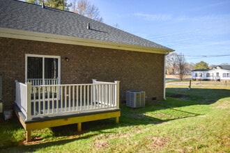83 Cunningham Rd, Unit 97 in Woodruff, SC - Building Photo - Building Photo