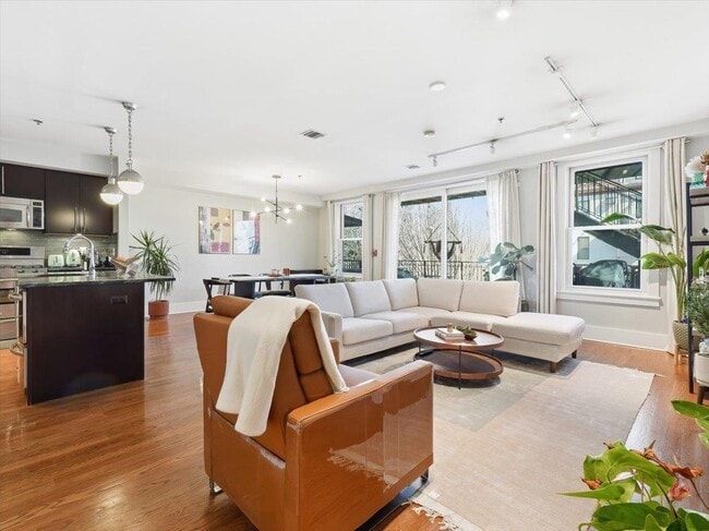 213 Clinton St in Hoboken, NJ - Building Photo - Building Photo