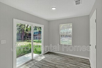 8120 Mariner St in Jacksonville, FL - Building Photo - Building Photo