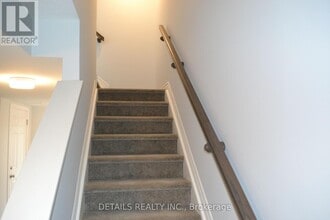 300 Ilmenite Private in Ottawa, ON - Building Photo - Building Photo