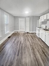 37 Grove St NE in Grand Rapids, MI - Building Photo - Building Photo