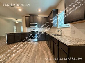 1137 Junegrass Ln in Crowley, TX - Building Photo - Building Photo