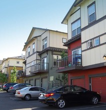 Latitude in Happy Valley, OR - Foto de edificio - Building Photo