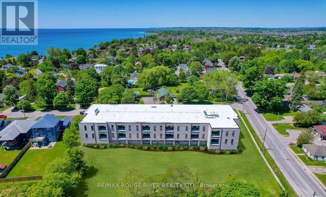 property at 415 King St W