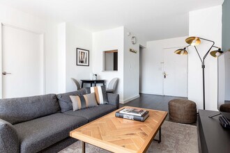 160 W 24th St-Unit -15-O in New York, NY - Building Photo - Building Photo