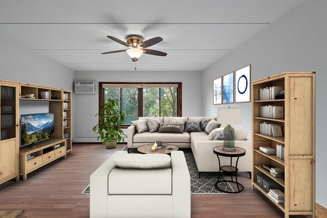 The Marshall in Minneapolis, MN - Foto de edificio - Building Photo