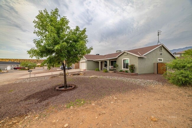 8544 S Thunderbird Dr in Safford, AZ - Foto de edificio - Building Photo