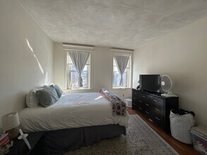 1669 Commonwealth Ave, Unit 12A in Boston, MA - Building Photo - Building Photo