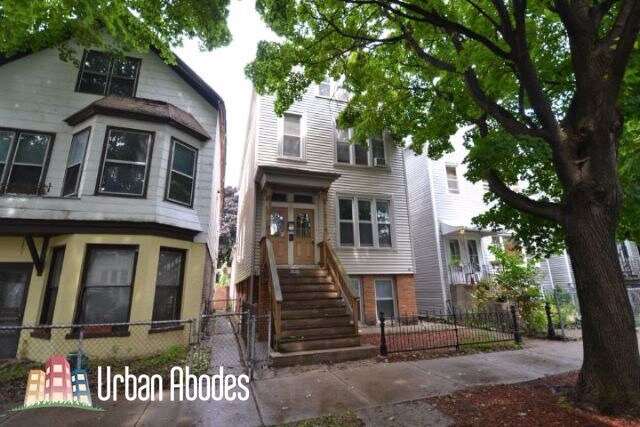 2022 W Melrose St in Chicago, IL - Building Photo