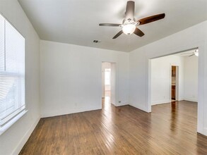 4118 Metropolitan Ave in Dallas, TX - Building Photo - Building Photo