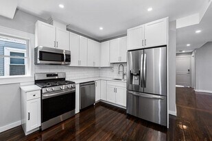 19 Chase St, Unit 19 Chase St Unit2 in Boston, MA - Building Photo
