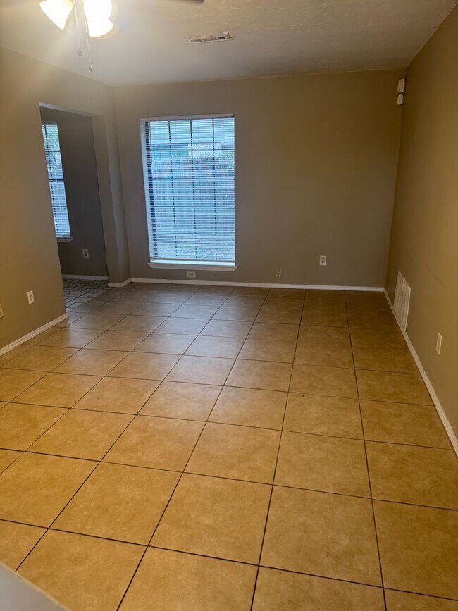 1128 N Eagle Ln in Oklahoma City, OK - Foto de edificio - Building Photo