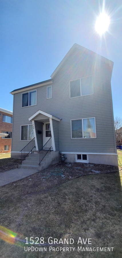 property at 1528 Grand Ave