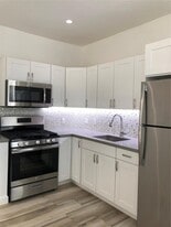1618 Michigan Ave, Unit 28 in Miami Beach, FL - Building Photo