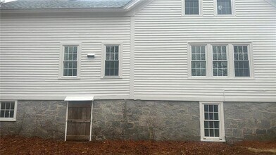 55 Hopkins Hollow Rd in Coventry, RI - Building Photo - Building Photo