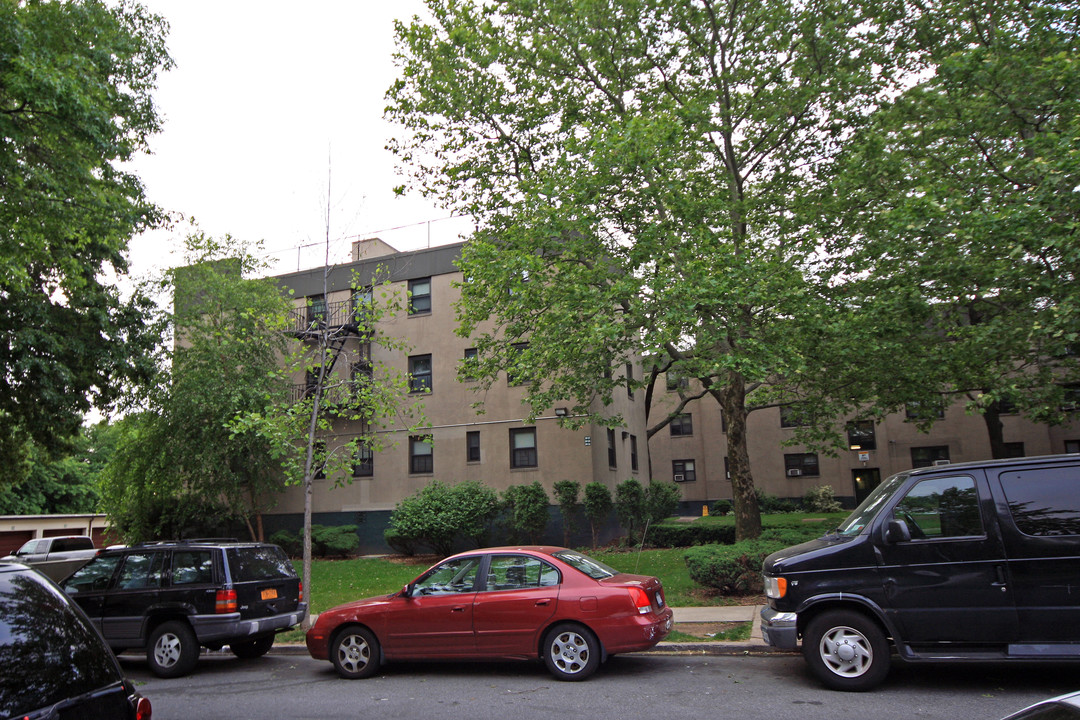 Marine Terrace in Long Island City, NY - Building Photo