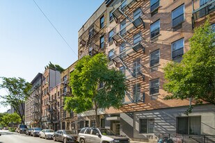 430 E 11th St in New York, NY - Building Photo