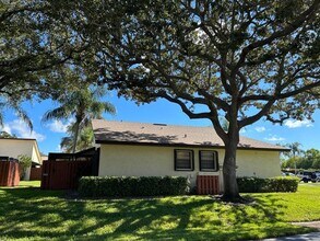 7923 SE Villa Cir in Hobe Sound, FL - Building Photo - Building Photo
