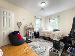 124 Browne St, Unit 2 in Brookline, MA - Building Photo - Building Photo