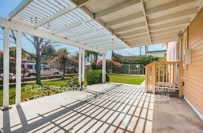 405 N Juniper St in Escondido, CA - Building Photo - Building Photo