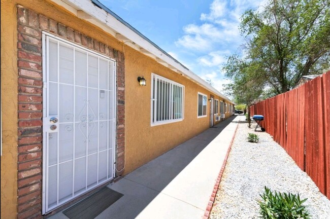 11798 White Ave in Adelanto, CA - Building Photo - Building Photo