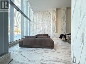 448 Burnhamthorpe Rd W in Mississauga, ON - Building Photo - Building Photo