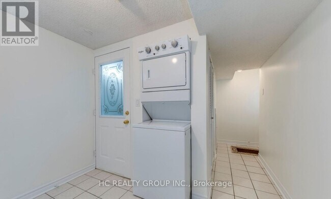 3161 Rymal Rd in Mississauga, ON - Building Photo - Building Photo