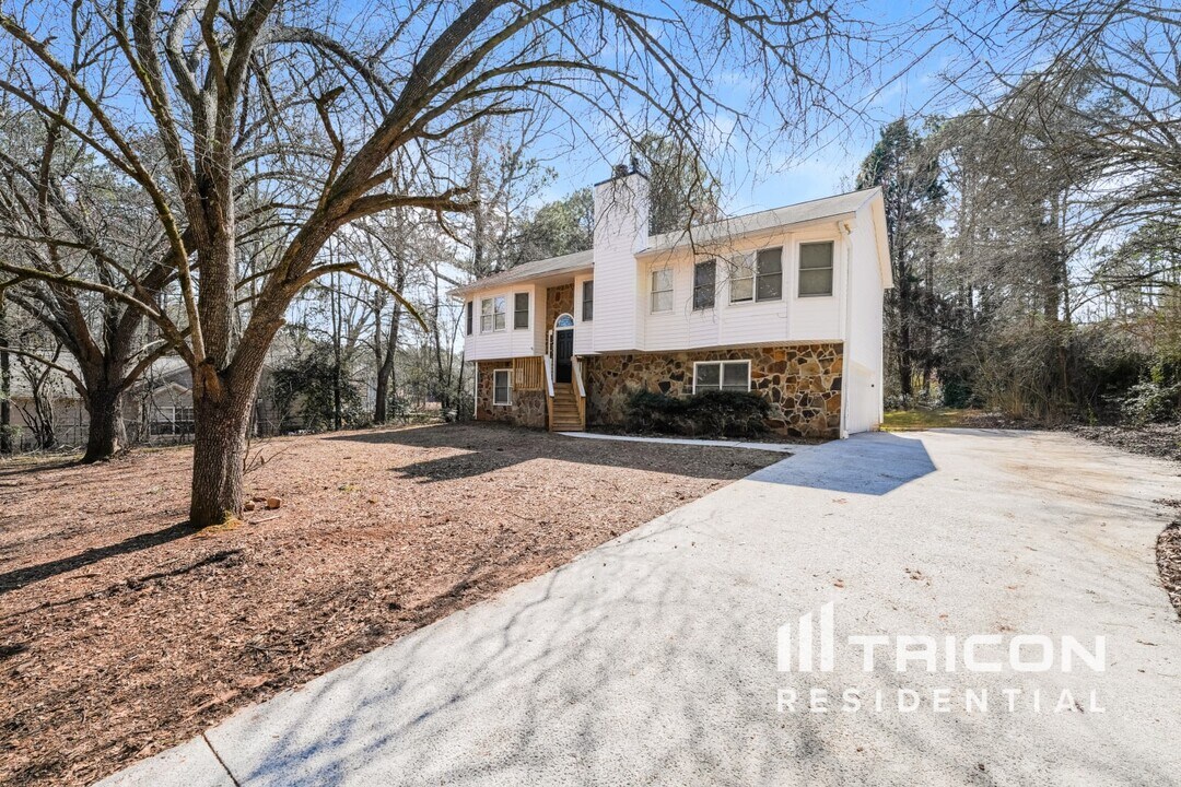 1605 Windy Hill Pl SE in Conyers, GA - Building Photo