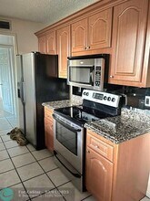 9808 NW 36th St in Sunrise, FL - Building Photo - Building Photo