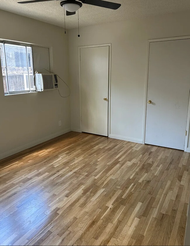 14308 Dickens St in Sherman Oaks, CA - Foto de edificio - Building Photo