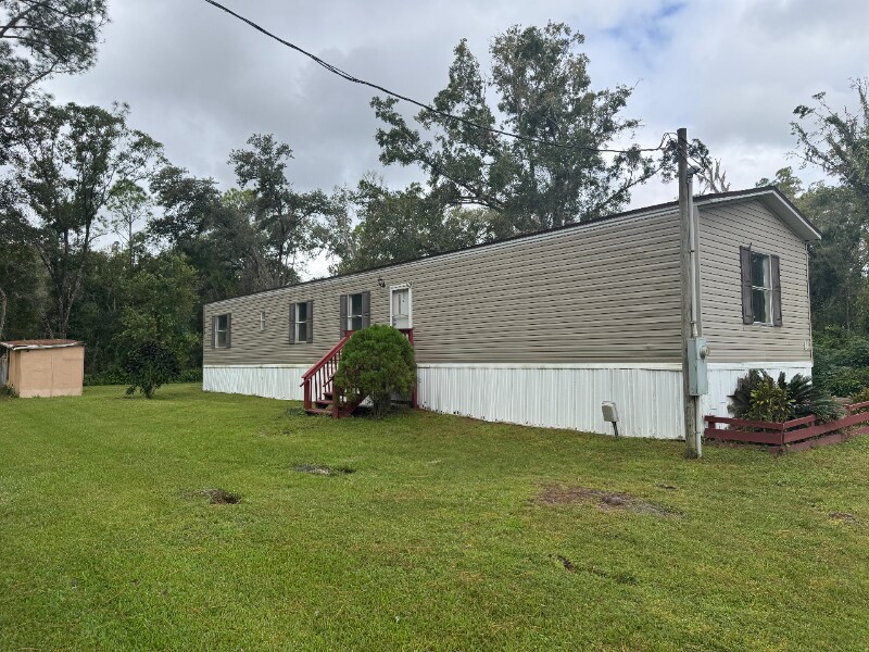6901 Mangrove Dr in Wesley Chapel, FL - Building Photo