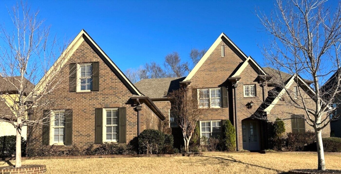 10206 Oak Levee Dr in Lakeland, TN - Foto de edificio