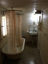 658 Avenue B NW, Unit 658 - Downstairs in Winter Haven, FL - Building Photo - Building Photo