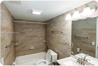 7101 W Sunrise Blvd-Unit -A1 in Plantation, FL - Building Photo - Building Photo