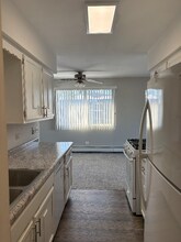 113 W 66th St in Westmont, IL - Foto de edificio - Building Photo