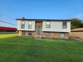 1700 Cimmaron Trail in Louisville, KY - Building Photo