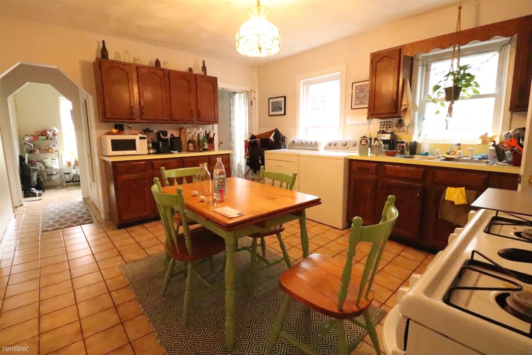 54 Gorham St-Unit -# 1 in Somerville, MA - Building Photo