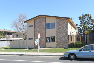 2064 N Ventura Rd in Oxnard, CA - Building Photo - Building Photo