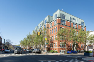 Roebling Square at North 8th in Brooklyn, NY - Foto de edificio - Building Photo