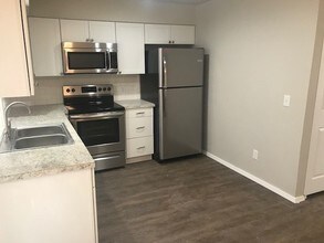 5303 E 32nd Pl in Tulsa, OK - Building Photo - Building Photo